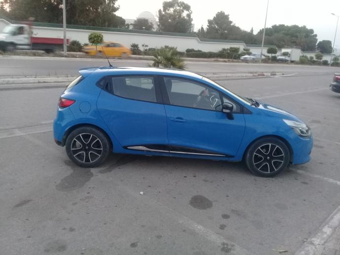 A Vendre A Vendre Une Clio 4 Dynamique Tunis La Marsa Ref Uc15818